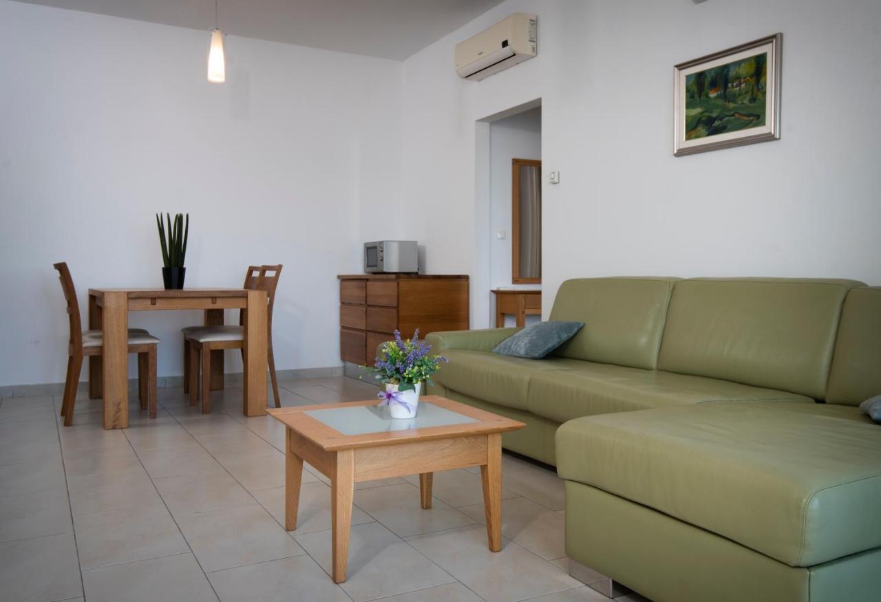 Apartments Vela Sollis Marusici  Kültér fotó